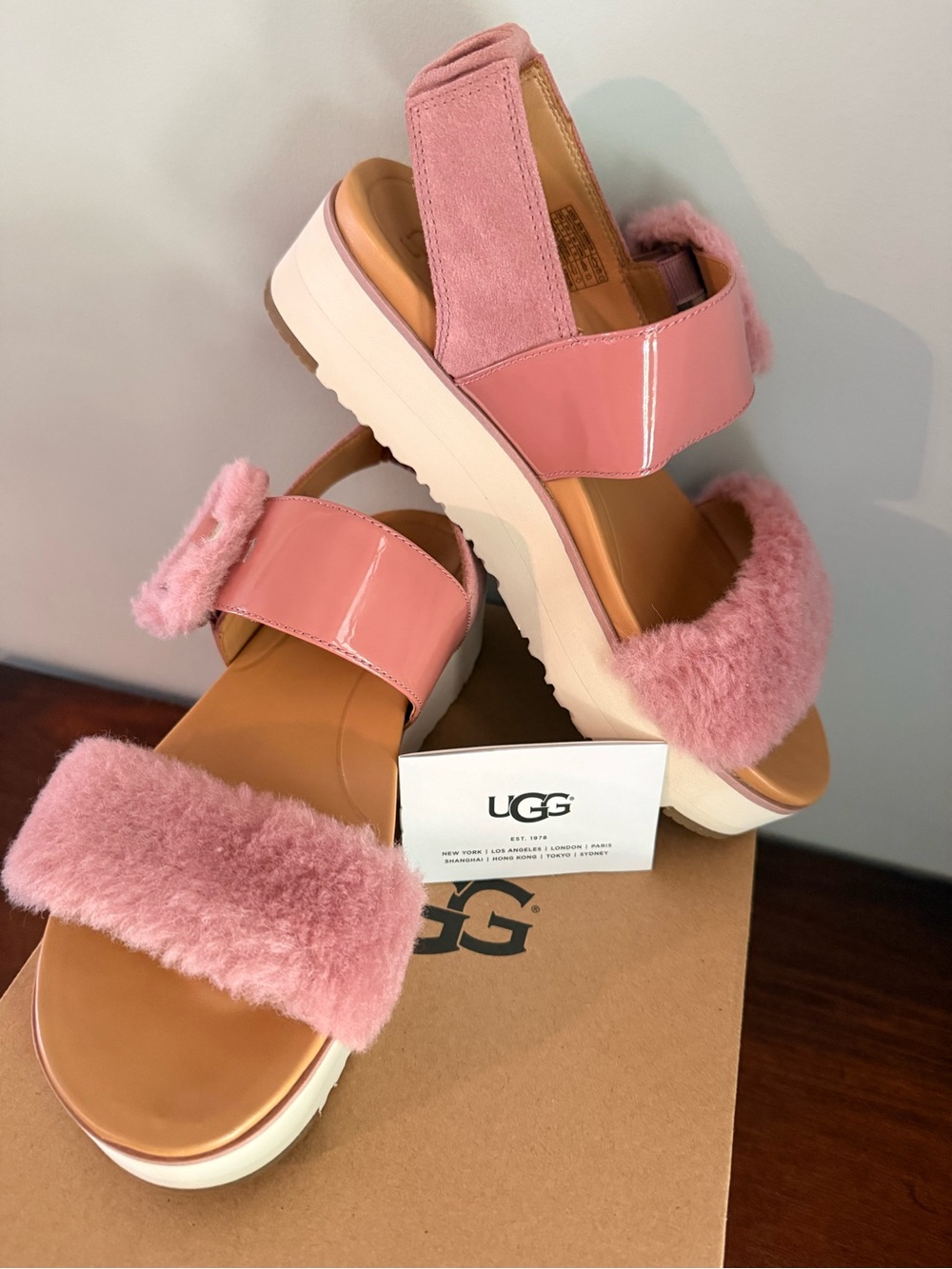 Ugg Le Fluff pink dawn size 8. 1099815. Patent leather platform with wool fluff